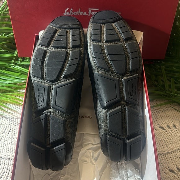 NWT Brand New FERRAGAMO Salvatore Ferragamo Parigi
Loafers (Men) Size : 9 - Picture 5 of 12